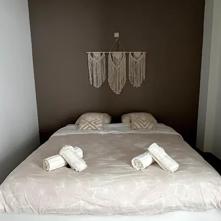 The Travellers' Flat-brussels South Airport Fleurus