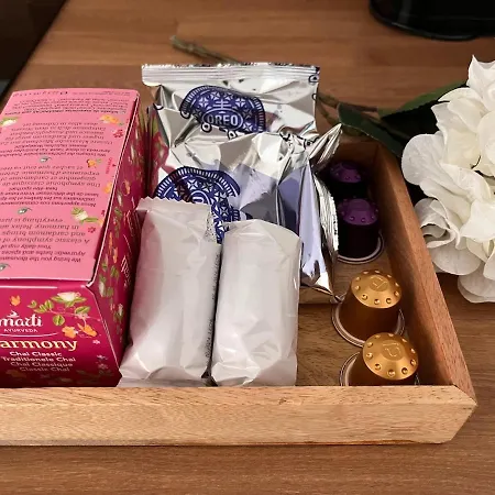 The Travellers' Flat-brussels South Airport Apartment *