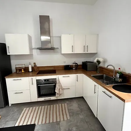 Apartment The Travellers' Flat-brussels South Airport *